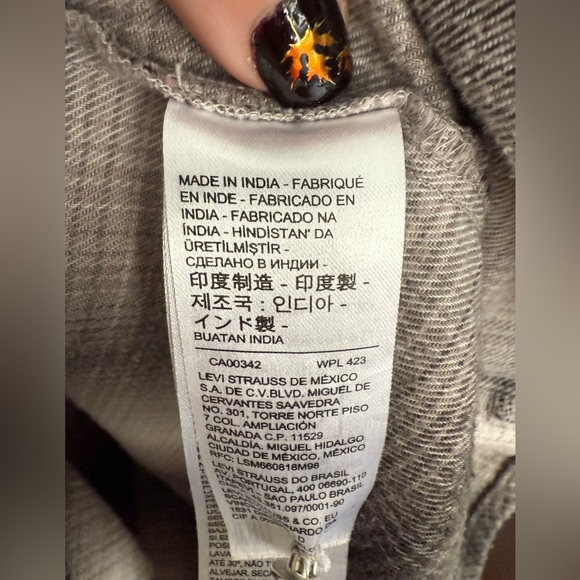 Levi’s Oversized Flannel Button-Down Shirt Gray Plaid Western Women’s Large - Picture 7 of 10